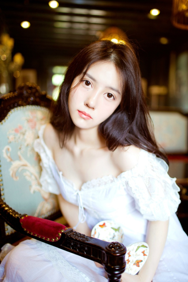 “这……”张任愕然，茫然的看向雄阔海手中的将印，一时间有些不知所措。